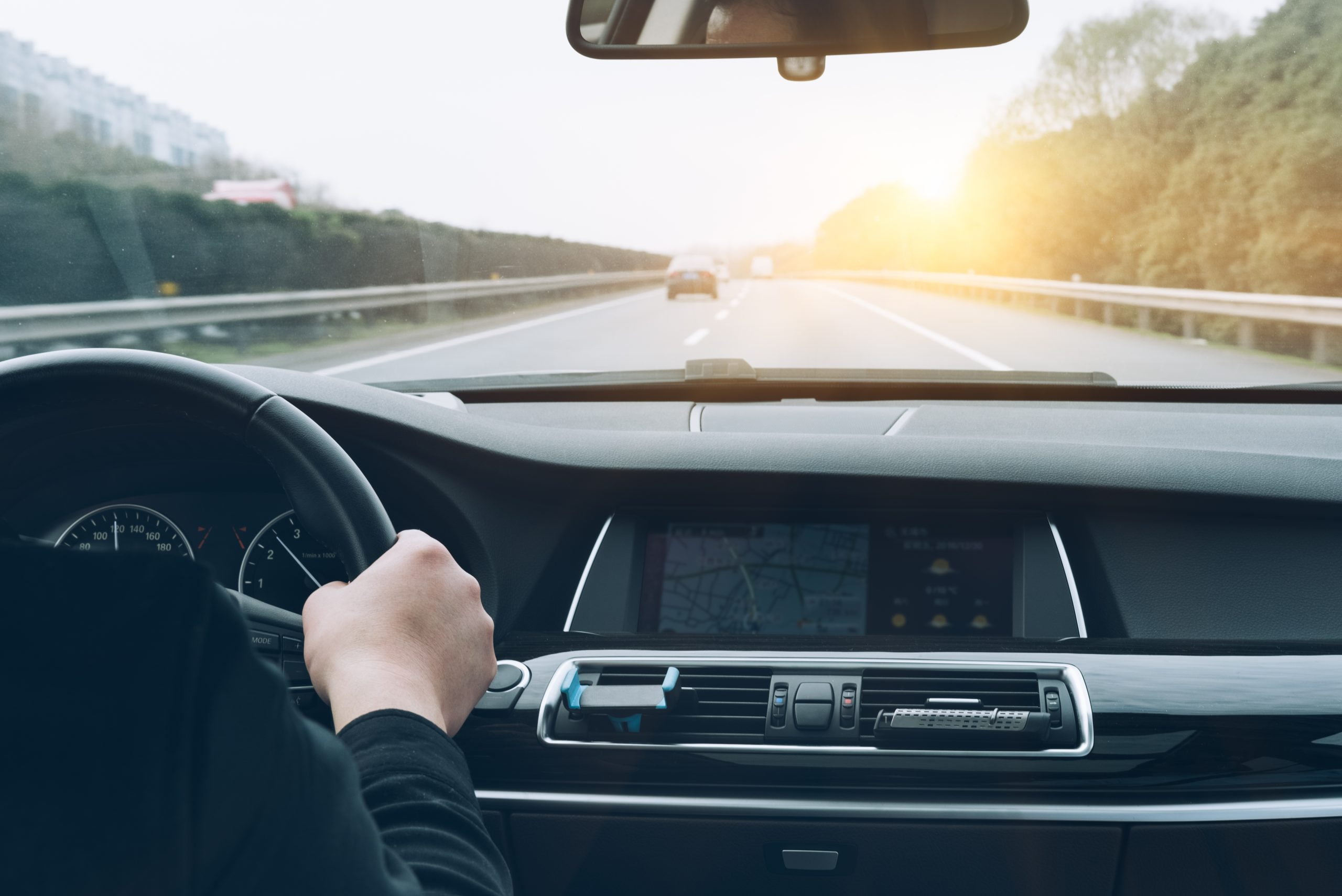 Malatya'da trafik sigorta fiyatları, araç sahipleri için büyük bir öneme sahiptir. Trafik sigortası, yasal bir zorunluluk olup, olası kazalarda karşı tarafın zararlarını karşılamayı amaçlar. Hem araç sahibinin hem de diğer trafik kullanıcılarının güvence altına alınmasını sağlar. Fiyatlar araç sahibinin aracının özelliklerine, sürücü geçmişine ve trafikteki kaydına göre farklılık gösterir. Daha yaşlı araçlar genellikle daha düşük fiyatlarla sigortalanabilirken, yeni ve yüksek değerli araçlar için fiyatlar daha yüksek olabilir. Sigorta şirketlerinin sunduğu çeşitli poliçe seçenekleri de fiyatları etkiler. Uygun fiyatlı bir trafik sigortası seçerken, sadece fiyatı değil aynı zamanda kapsamını da göz önünde bulundurmalısınız. En düşük fiyatlı poliçe her zaman en iyi seçenek olmayabilir. İhtiyaçlarınıza uygun bir poliçe seçerek, hem uygun fiyatlı hem de kapsamlı bir koruma elde edebilirsiniz. Malatya'da trafik sigorta fiyatları ve çeşitli sigorta seçenekleri hakkında daha fazla bilgi almak için uzmanlarımızla iletişime geçebilirsiniz. Aracınızı uygun fiyatlarla güvence altına alarak, sürüş deneyiminizi daha güvenli ve huzurlu hale getirebilirsiniz.